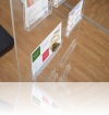 4-display-brosuri-din-plexiglas-premium