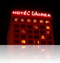 litere-volumetrice-aluminiu-LED-Hotel-Unirea-Iasi-roof-top